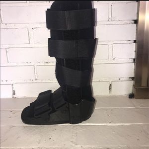 Black Walking Boot Small, women 6-8.5 men 5-7.5